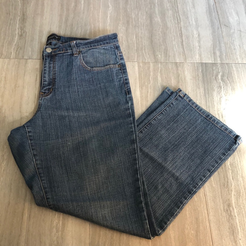 Bootcut dark denim jeans. Stretch, low rise. Venezia, size 16